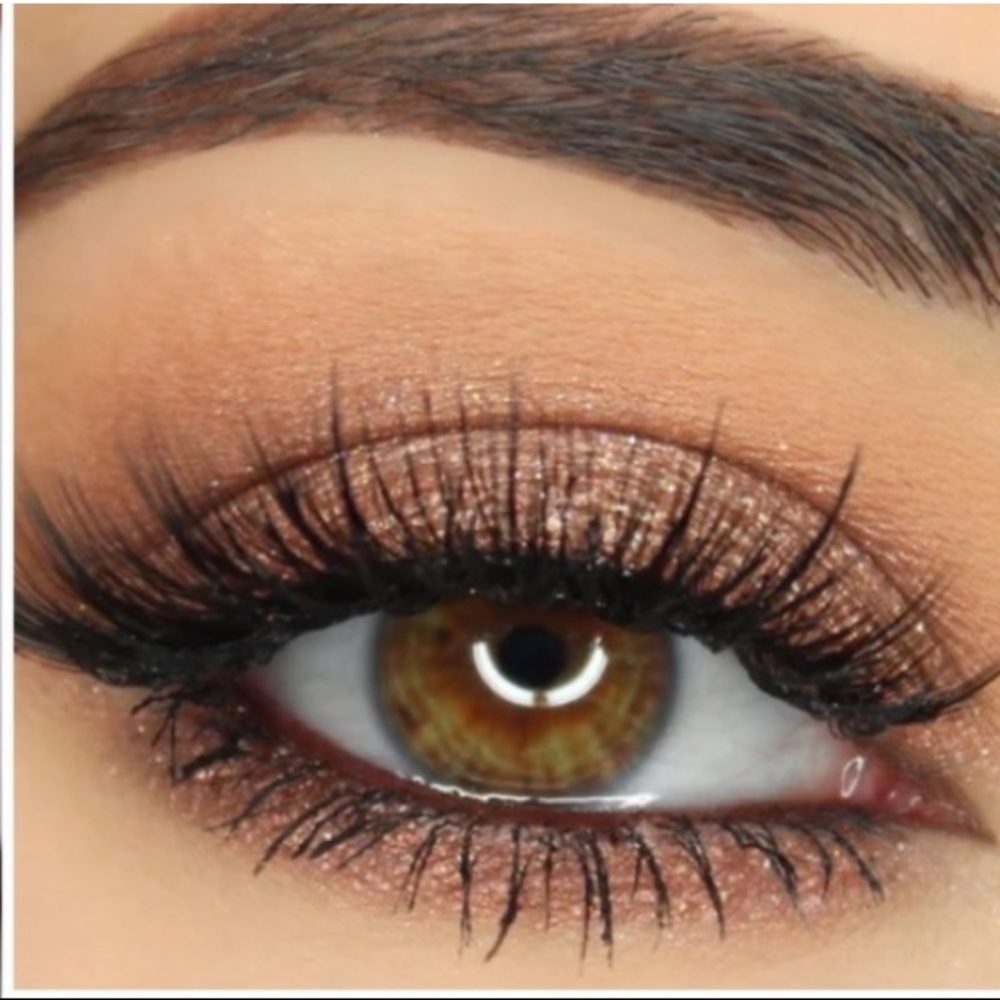 Girlactik Metallic Sparkle Liquid Eyeshadow in Glam